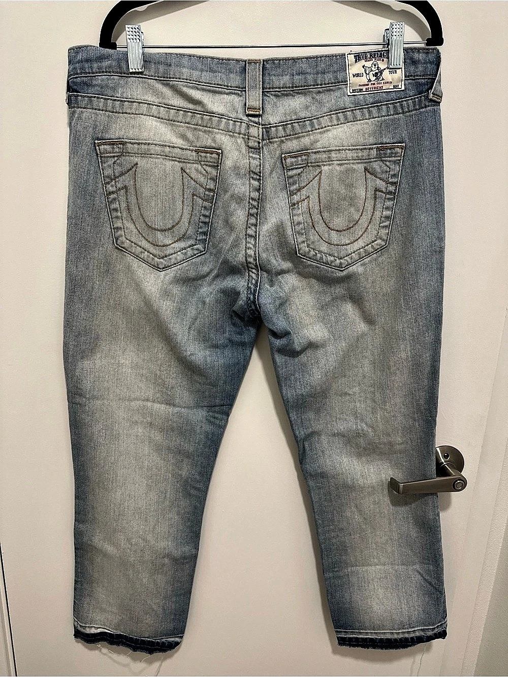 EUC True Religion Boyfriend Distressed Unlet Hem Jeans Light Wash 31 $215 MSRP